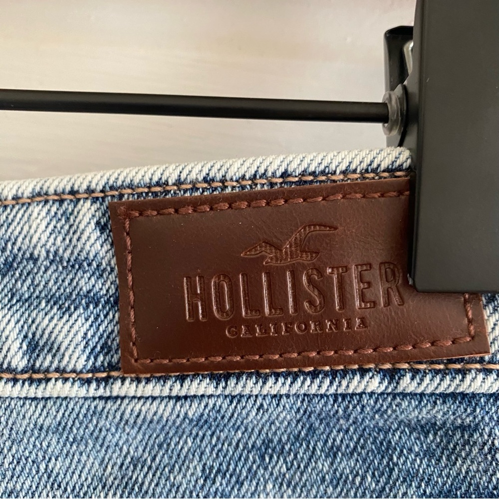 hollister ultra high rise mom jean distressed patched size 7/28 - Picture 8 of 9